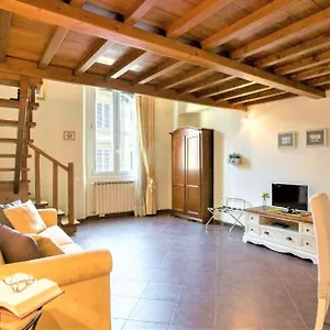 Charming Cavour Heart Of Apartamento